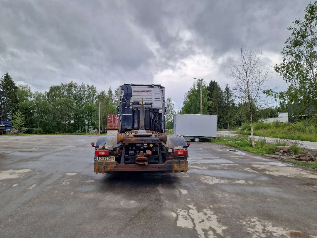 Camion ampliroll Volvo FH6X2-Krokbil med hydraulisk brøyteutstyr