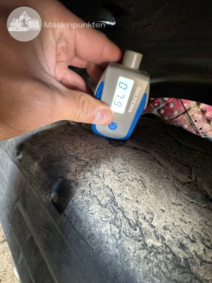 Camion ampliroll Volvo FH 16 550