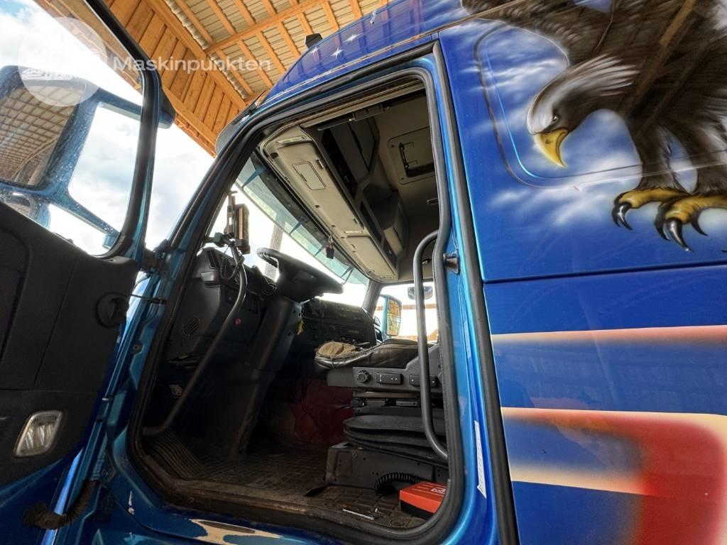 Camion ampliroll Volvo FH 16 550