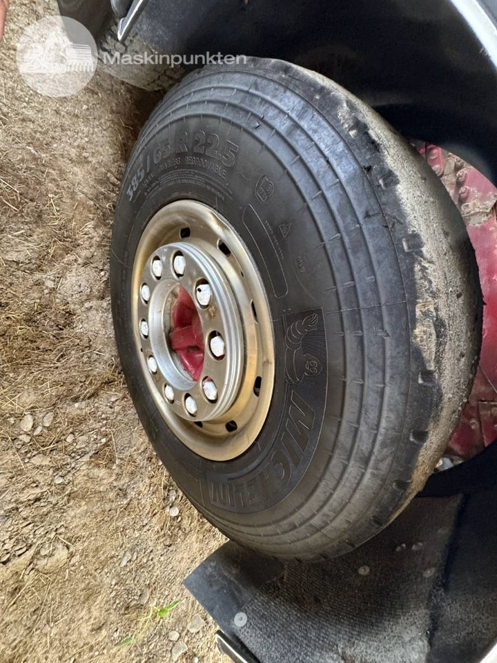 Camion ampliroll Volvo FH 16 550