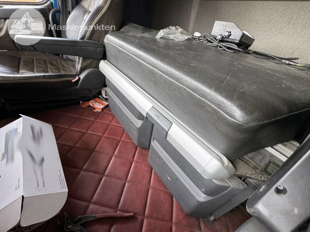 Camion ampliroll Volvo FH 16 550