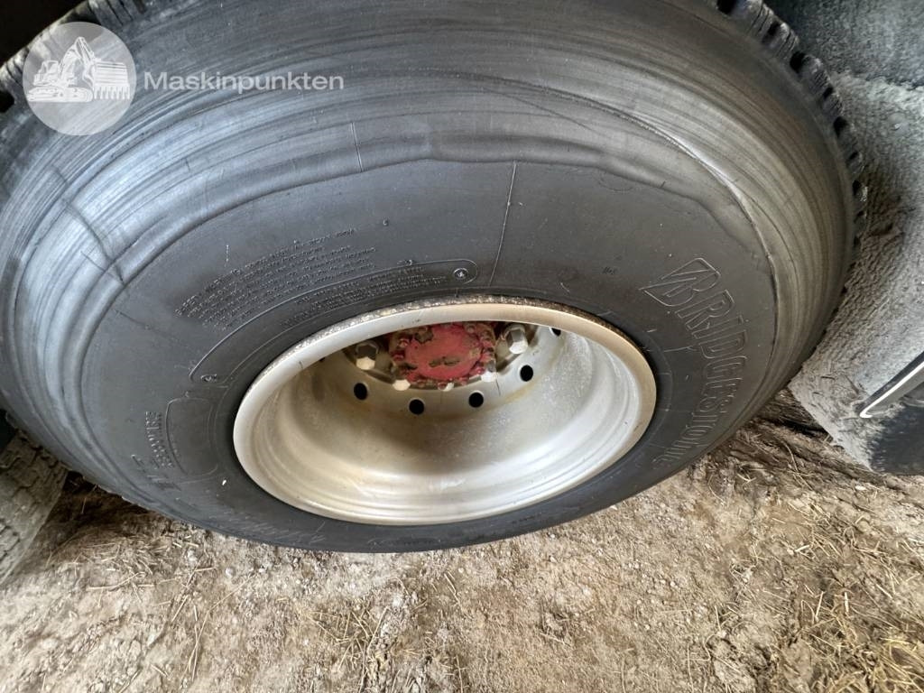 Camion ampliroll Volvo FH 16 550