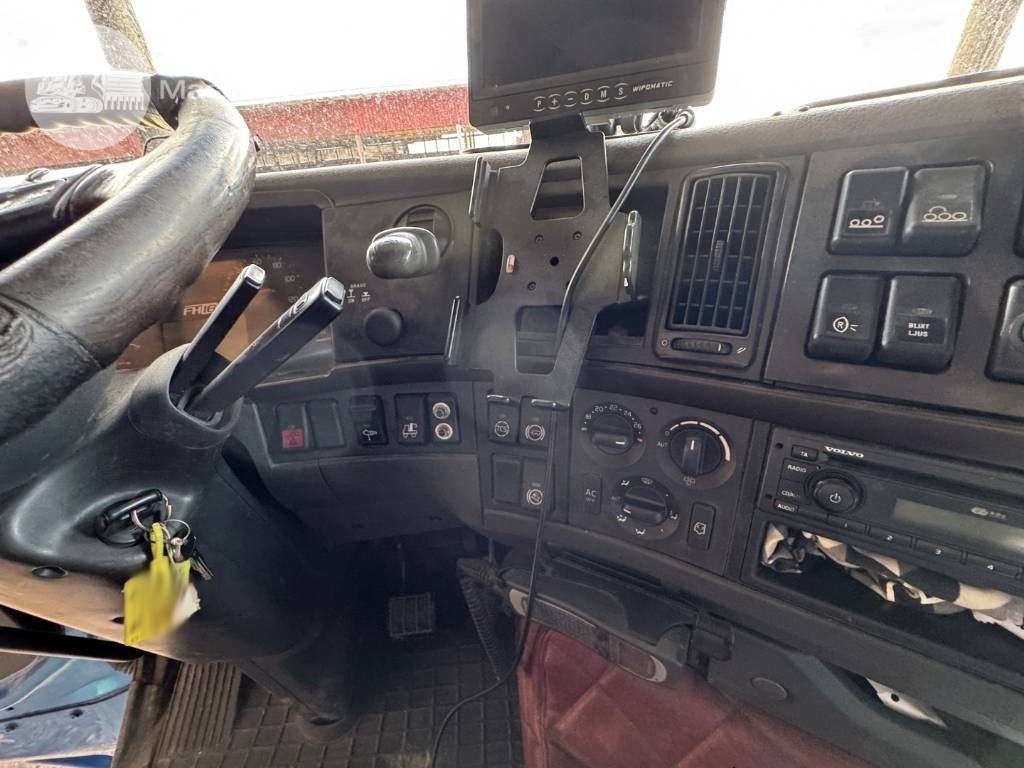 Camion ampliroll Volvo FH 16 550