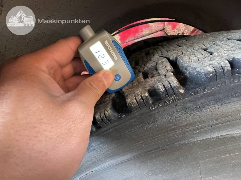 Camion ampliroll Volvo FH 16 550