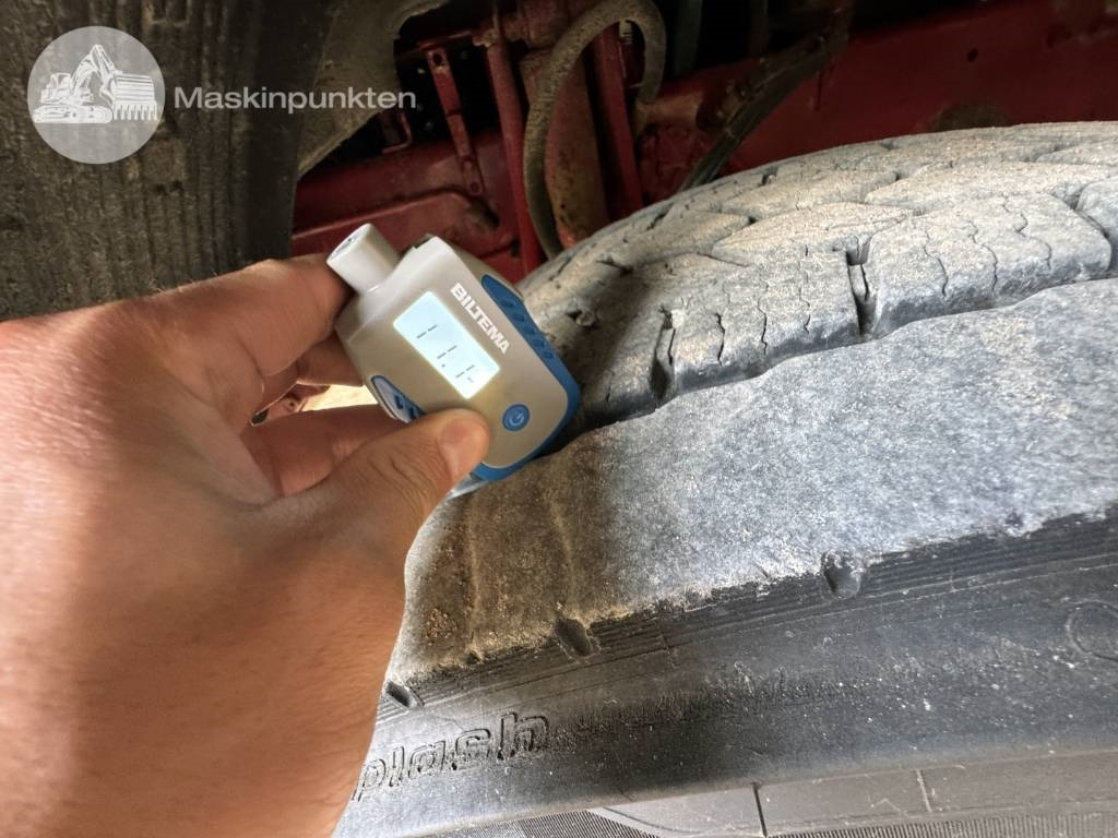 Camion ampliroll Volvo FH 16 550