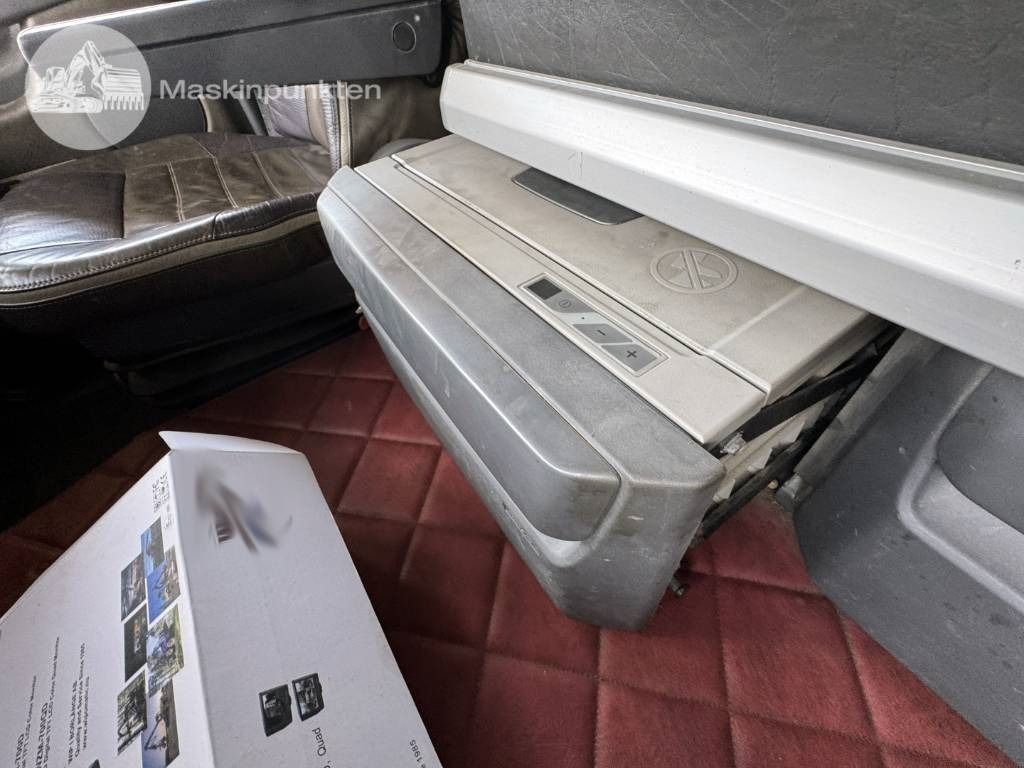 Camion ampliroll Volvo FH 16 550