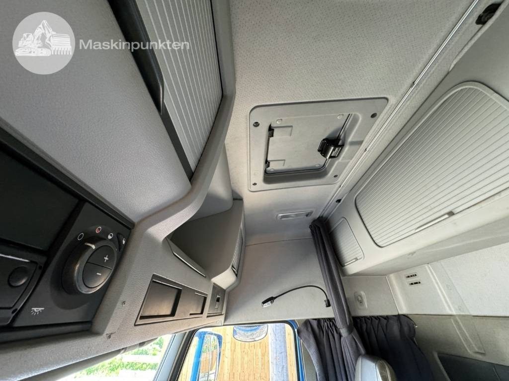 Camion ampliroll Volvo FH 16 550