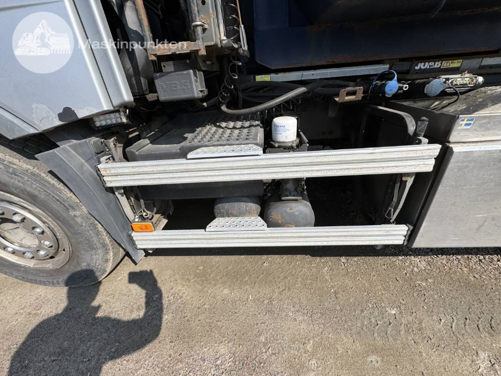 Camion ampliroll Volvo FH 16 750