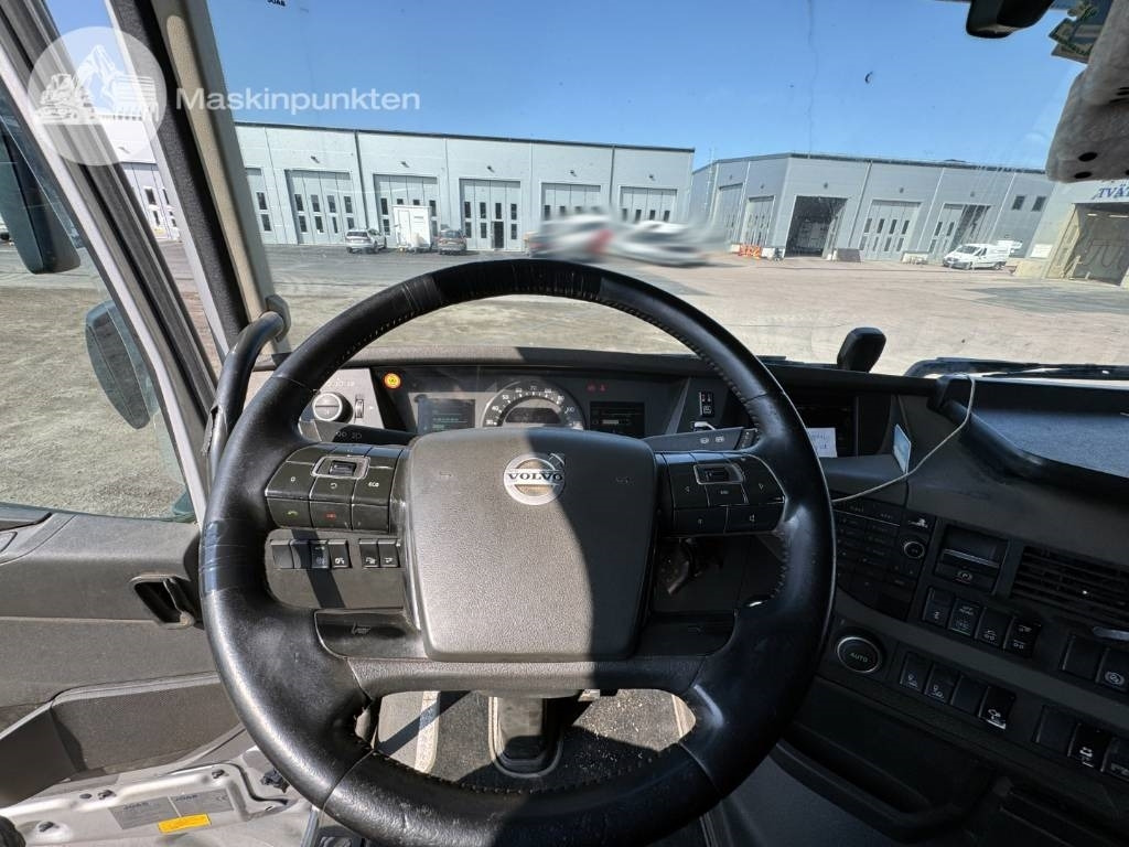 Camion ampliroll Volvo FH 16 750