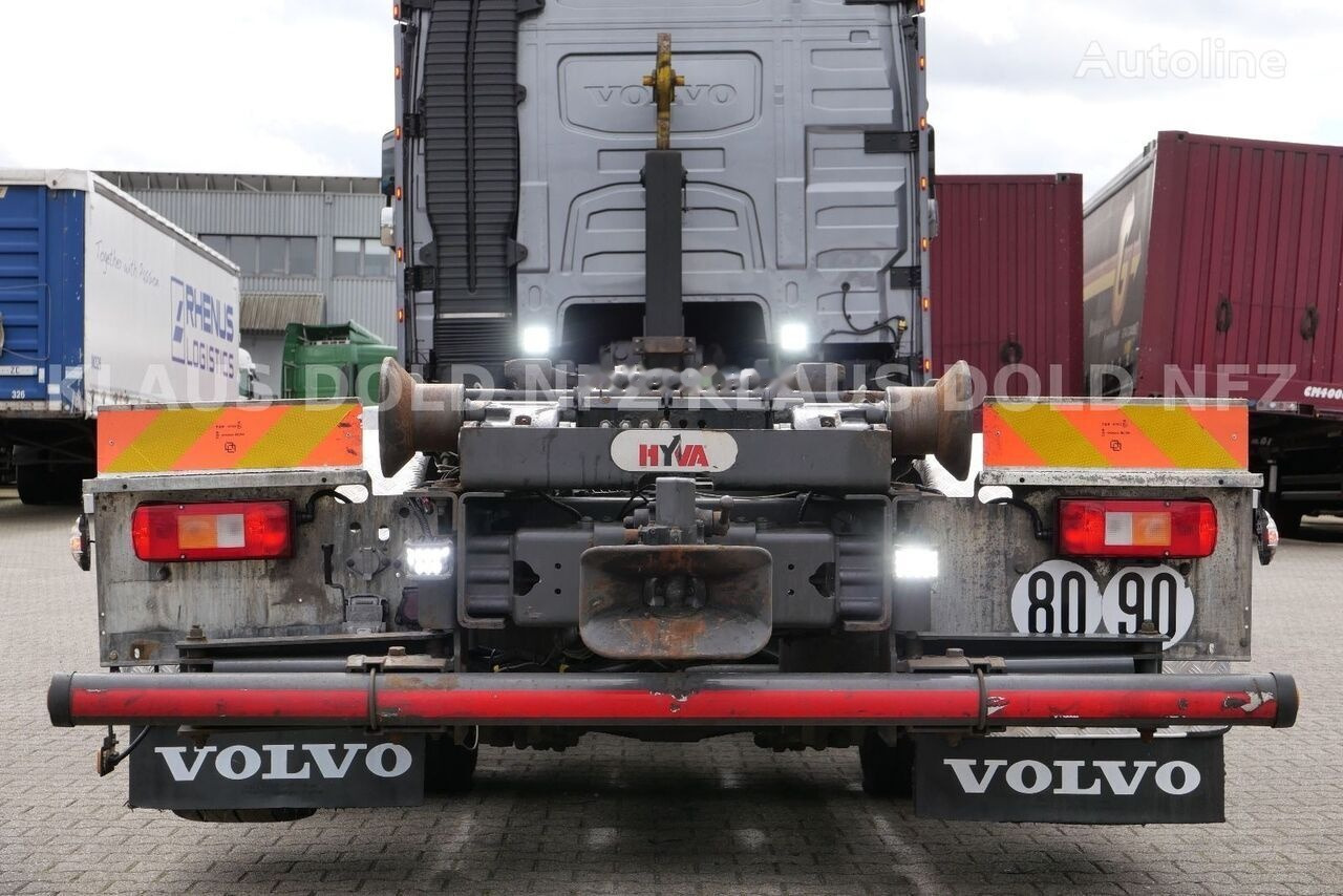 Camion ampliroll Volvo FH 16.750 Hook lift truck