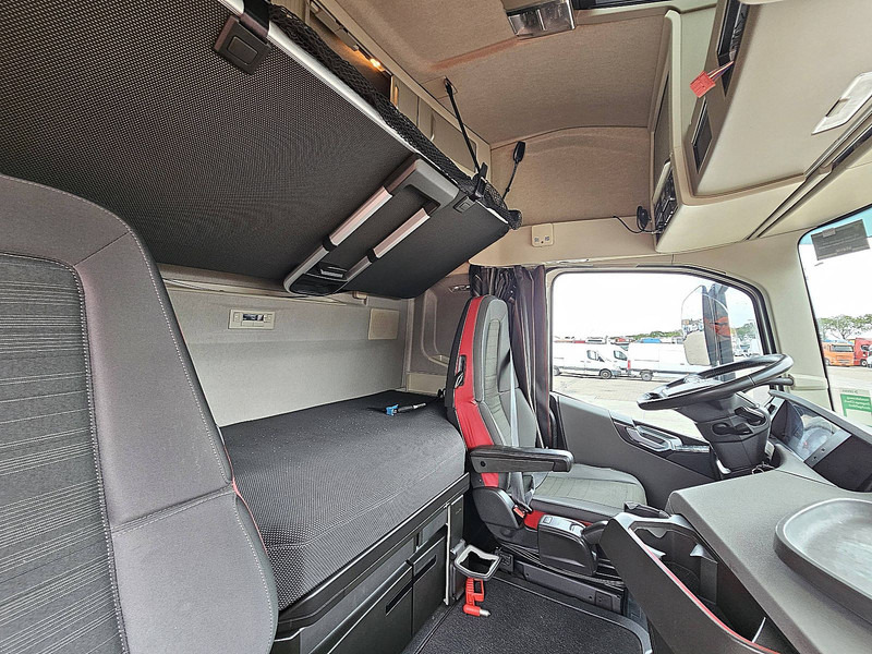 Camion ampliroll Volvo FH 460 6X2 HYVALIFT 291TKM