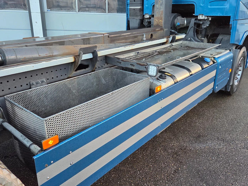 Camion ampliroll Volvo FH 470 VDL hooklift