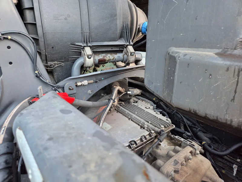 Camion ampliroll Volvo FH 470 VDL hooklift