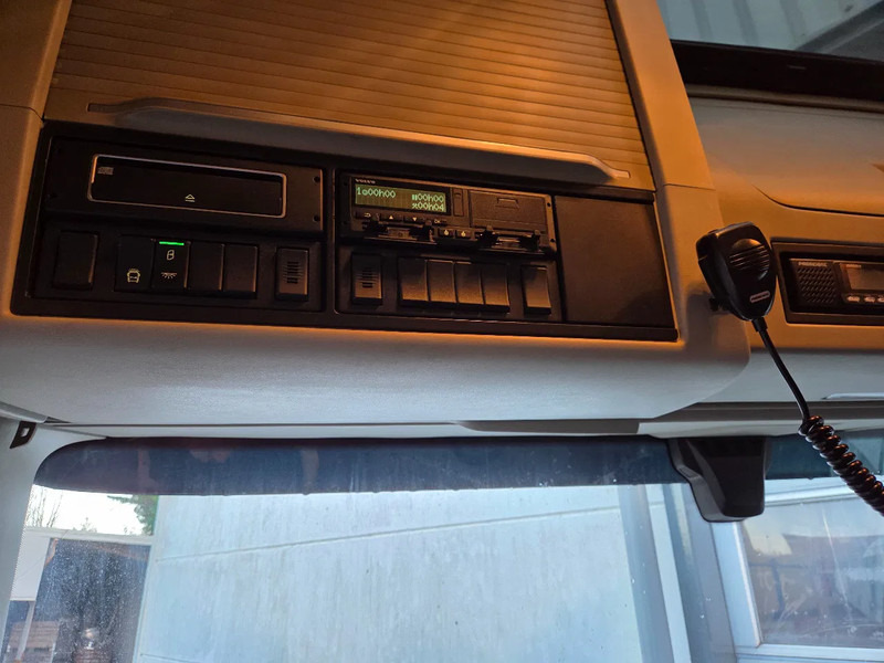 Camion ampliroll Volvo FH 470 VDL hooklift