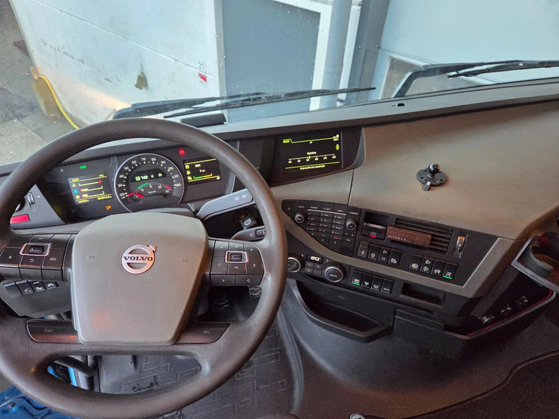 Camion ampliroll Volvo FH 470 VDL hooklift