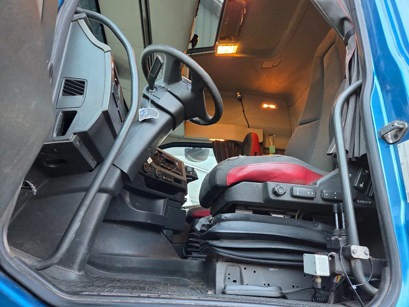 Camion ampliroll Volvo FH 470 VDL hooklift