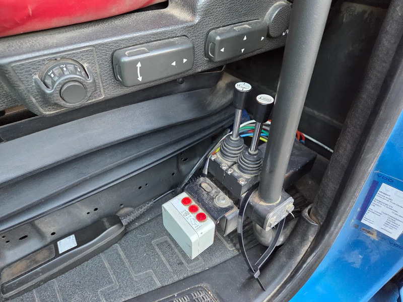 Camion ampliroll Volvo FH 470 VDL hooklift