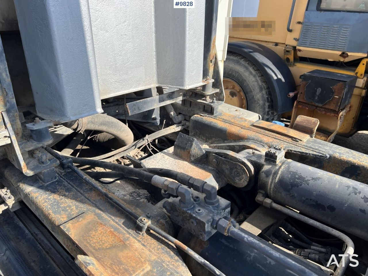 Camion ampliroll Volvo FH 480 Hook Truck