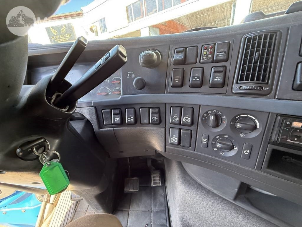 Camion ampliroll Volvo FH 520