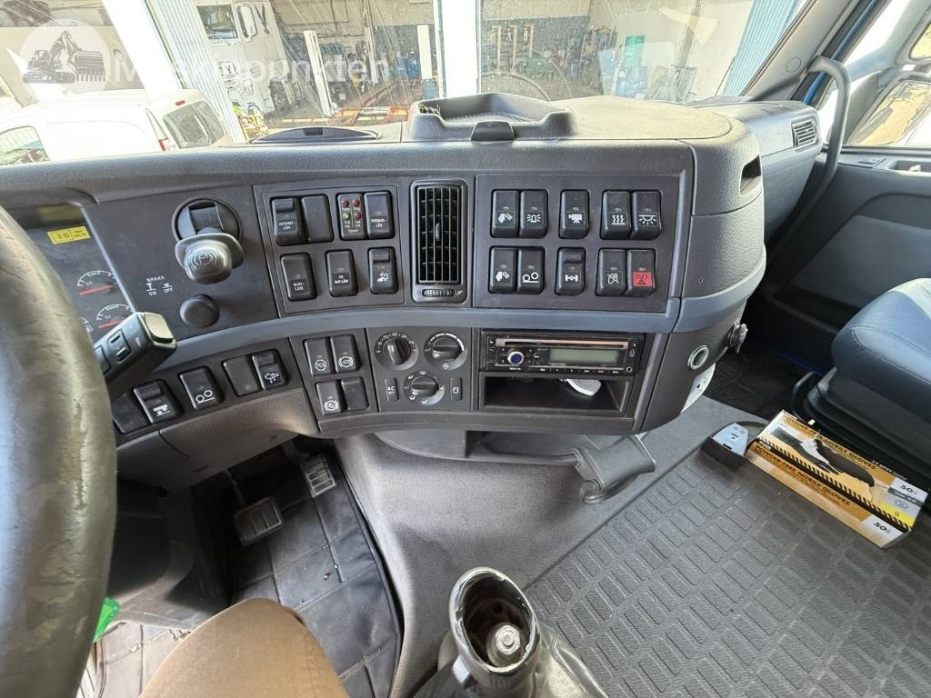 Camion ampliroll Volvo FH 520