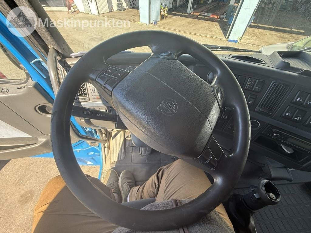 Camion ampliroll Volvo FH 520