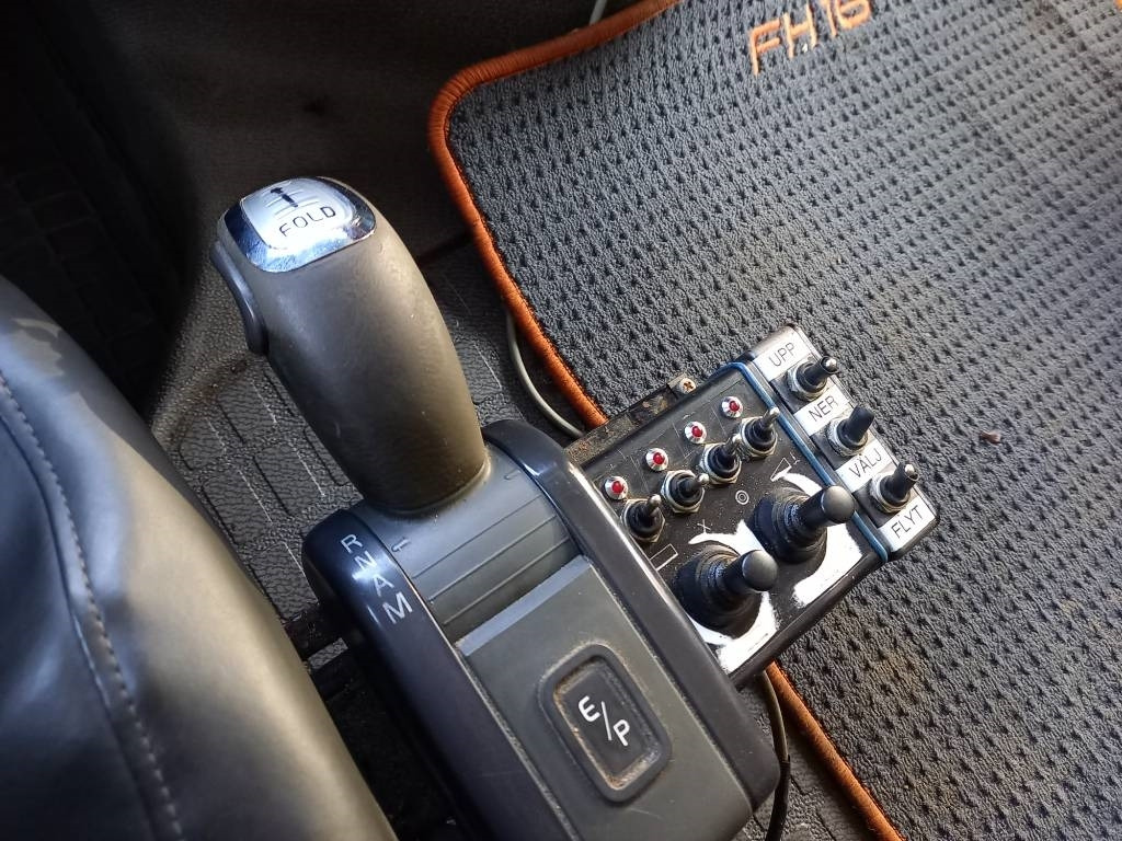 Camion ampliroll Volvo FH 520, 8x4, MULTILIFT