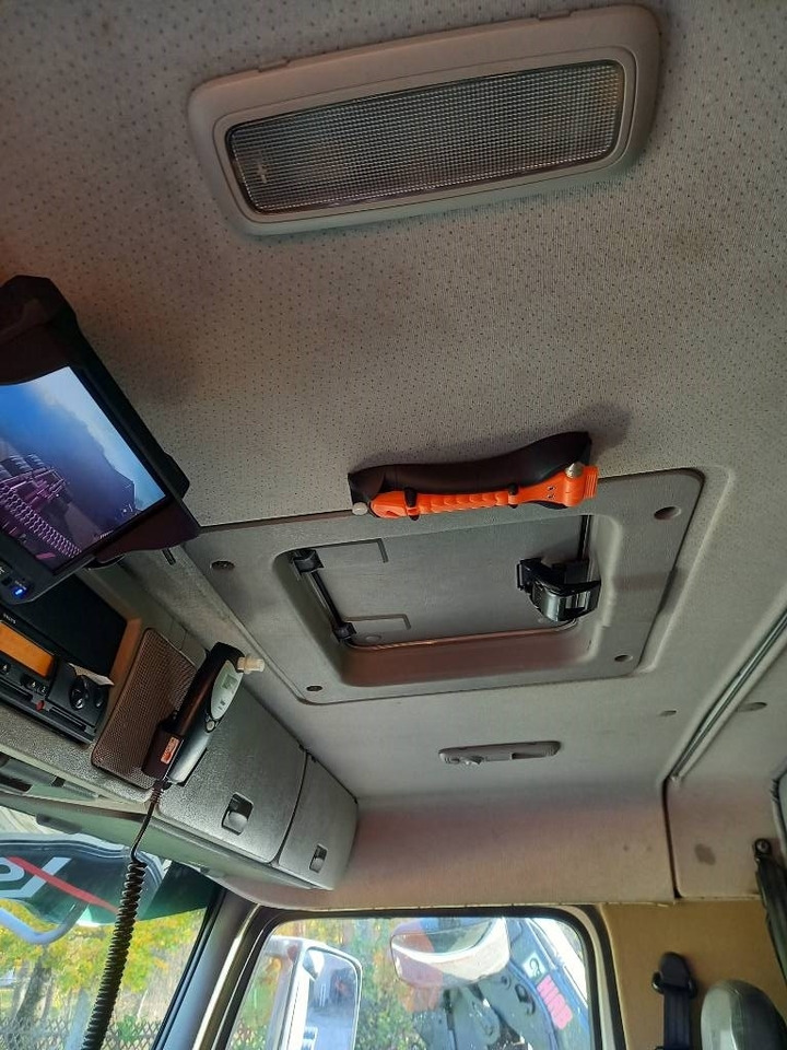 Camion ampliroll Volvo FH 520, 8x4, MULTILIFT