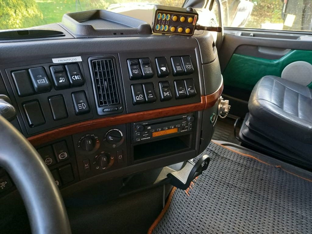 Camion ampliroll Volvo FH 520, 8x4, MULTILIFT