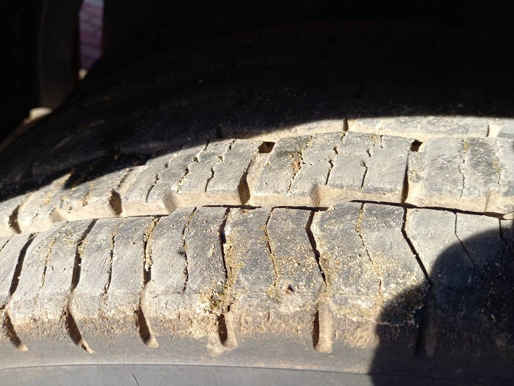 Camion ampliroll Volvo FH 520, 8x4, MULTILIFT