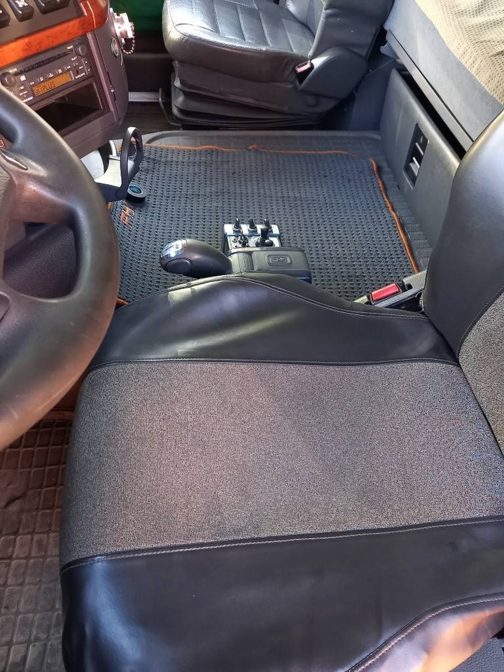 Camion ampliroll Volvo FH 520, 8x4, MULTILIFT