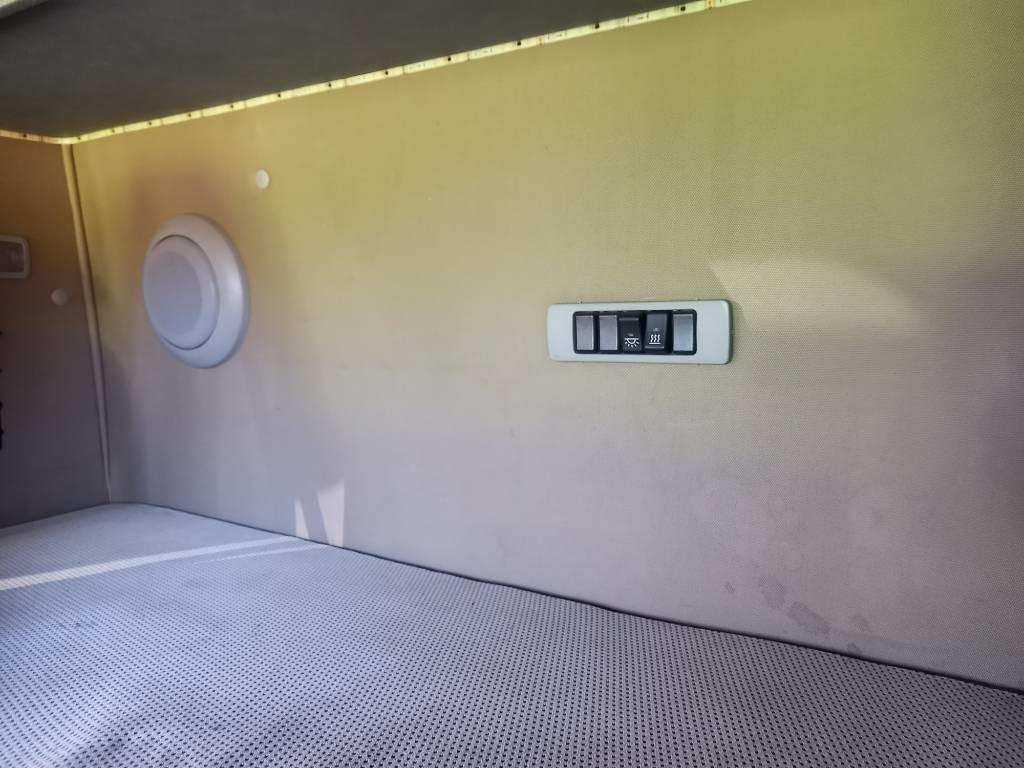 Camion ampliroll Volvo FH 520, 8x4, MULTILIFT