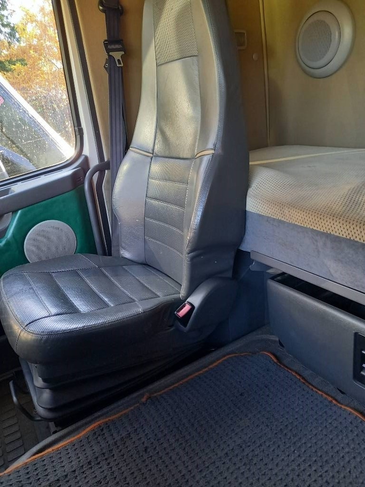 Camion ampliroll Volvo FH 520, 8x4, MULTILIFT