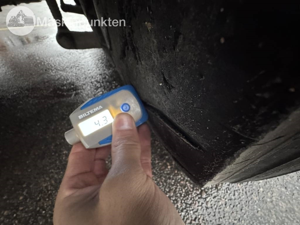 Camion ampliroll Volvo FH 8*4 Tridem lastväxlare