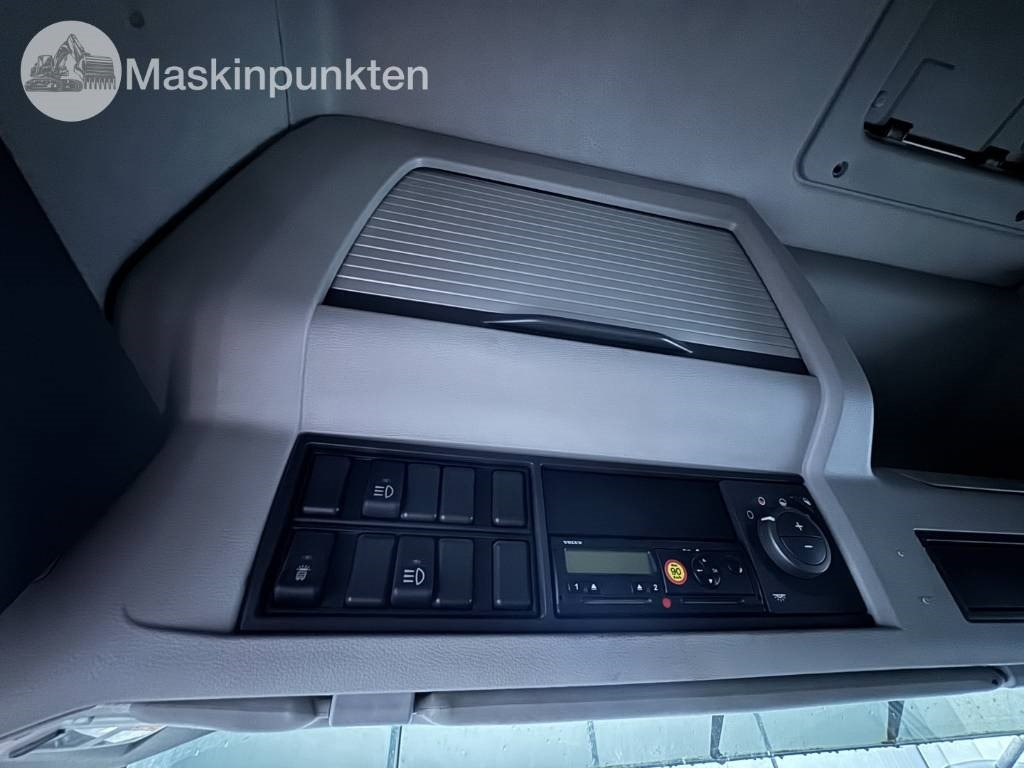 Camion ampliroll Volvo FH 8*4 Tridem lastväxlare