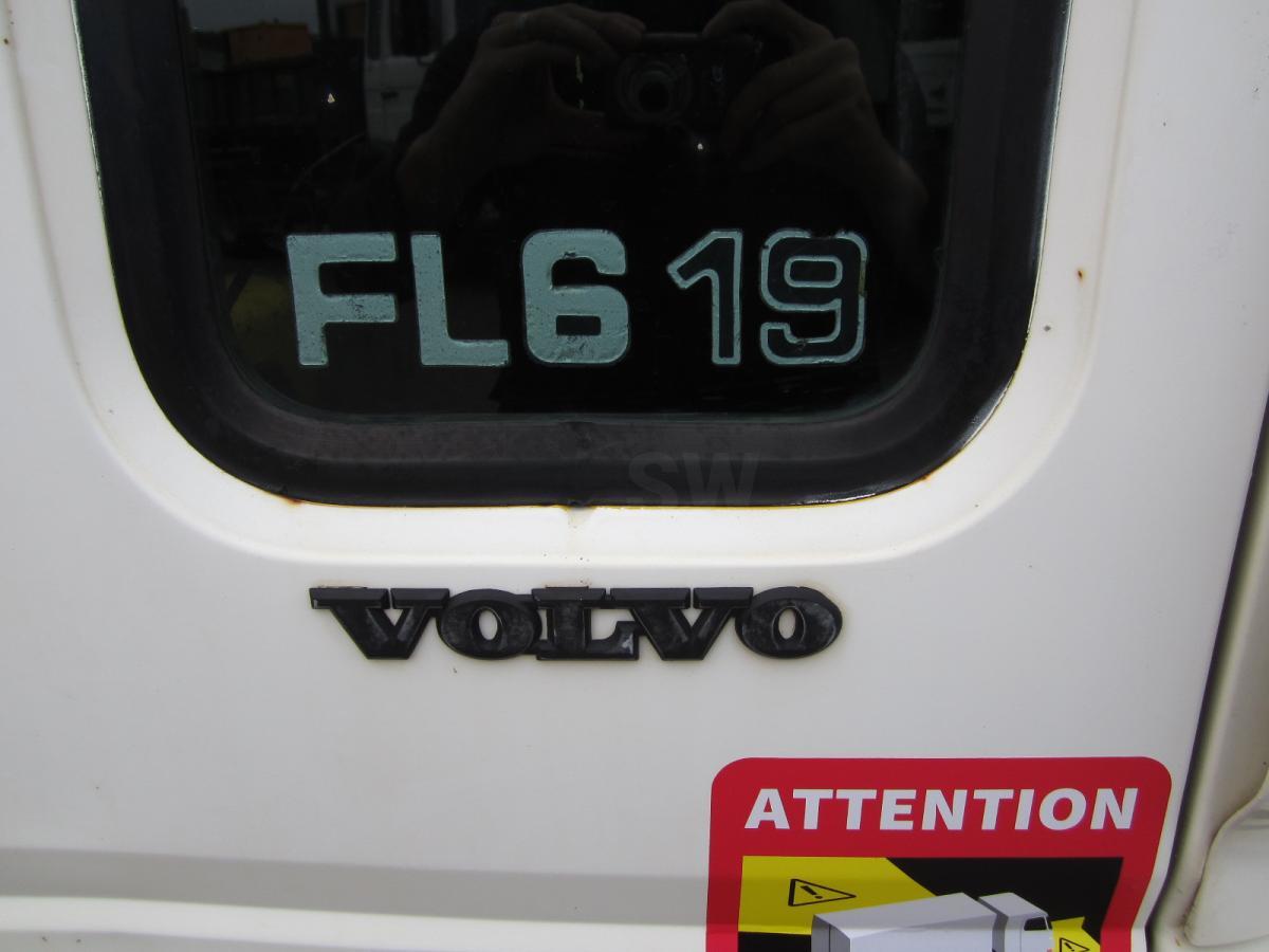 Camion ampliroll Volvo FL6 19