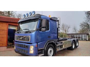 Camion ampliroll Volvo FM12