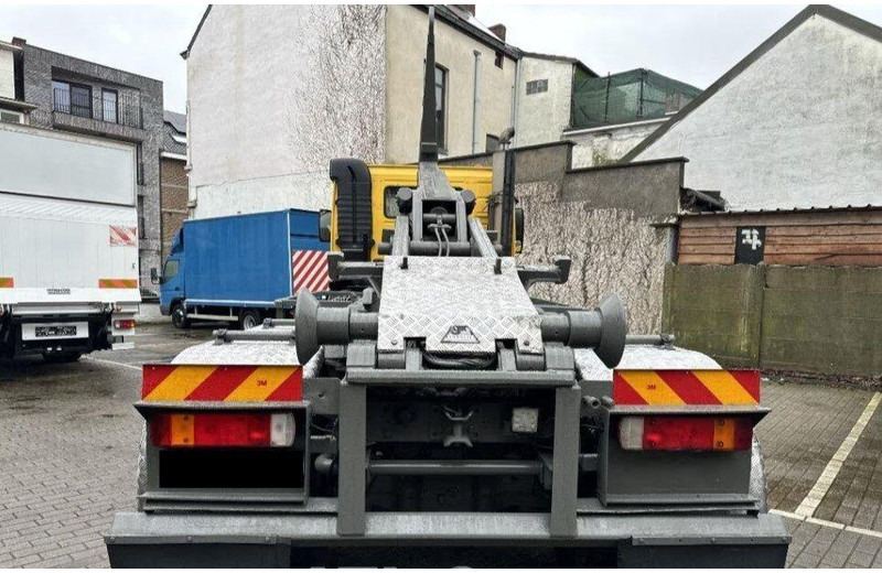 Camion ampliroll Volvo FM12 6x6 Hook lift