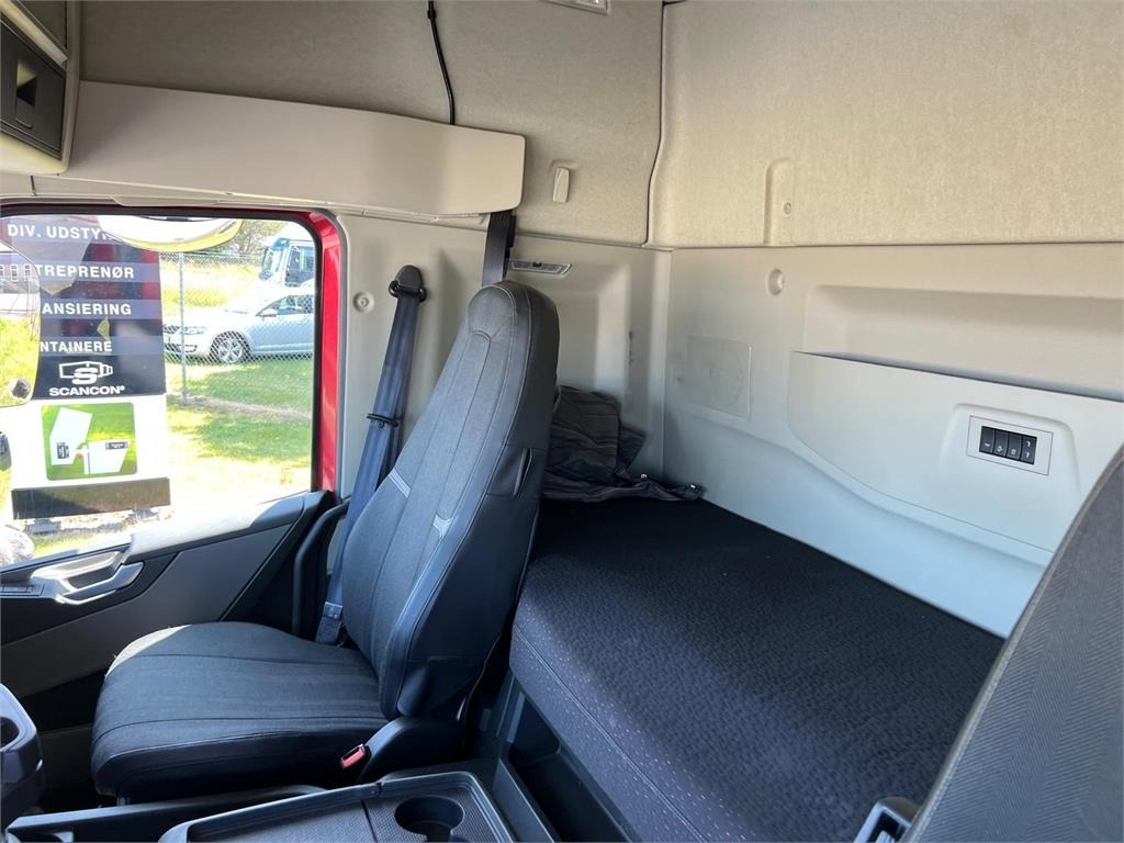 Camion ampliroll Volvo FM430