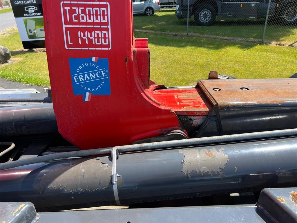 Camion ampliroll Volvo FM430