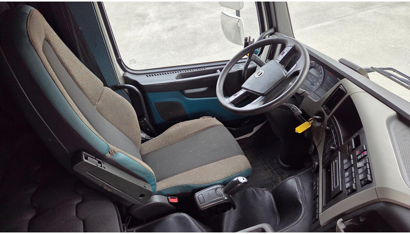 Camion ampliroll Volvo FM460 6X2*4
