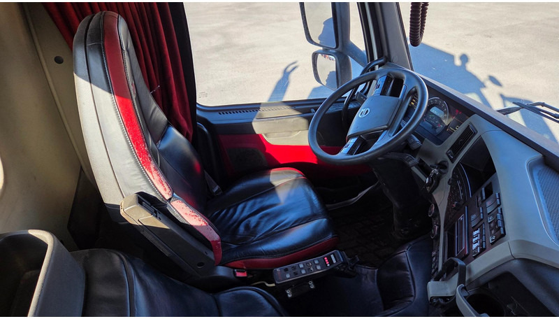 Camion ampliroll Volvo FM460 8X2*6