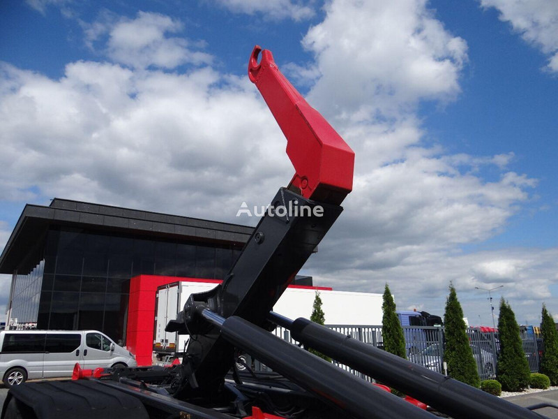 Camion ampliroll Volvo FMX 450