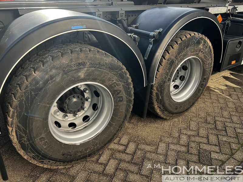 Camion ampliroll Volvo FM 330 6X4, Multilift