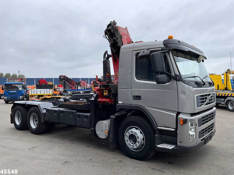 Camion ampliroll Volvo FM 340 6x4 Fassi 19 Tonmeter laadkraan