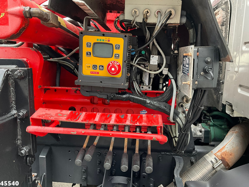 Camion ampliroll Volvo FM 340 6x4 Fassi 19 Tonmeter laadkraan