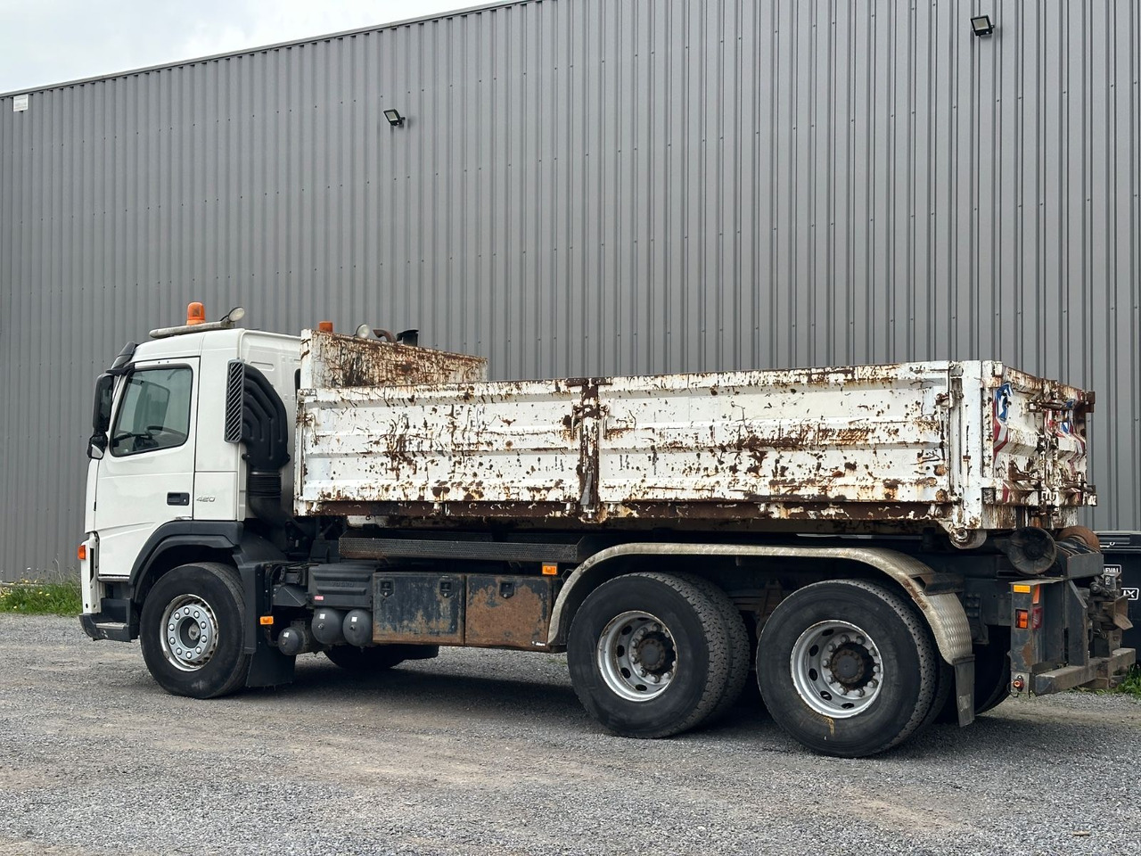 Camion ampliroll Volvo FM 420