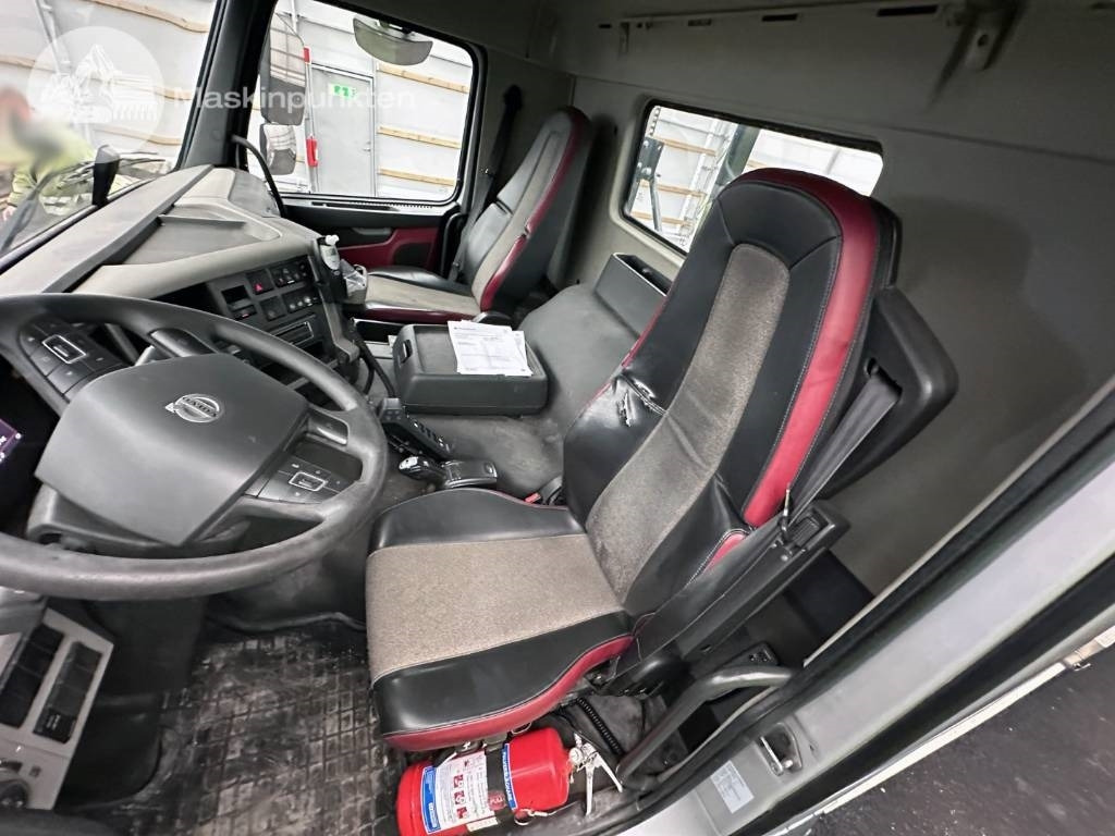 Camion ampliroll Volvo FM 420