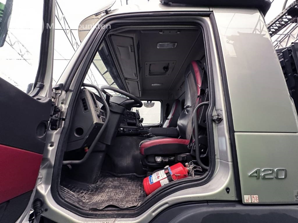 Camion ampliroll Volvo FM 420