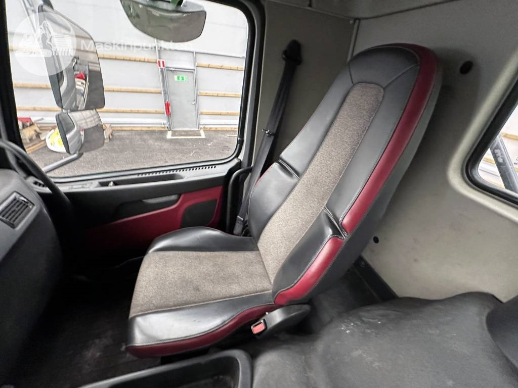 Camion ampliroll Volvo FM 420