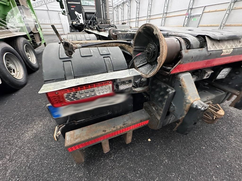 Camion ampliroll Volvo FM 420
